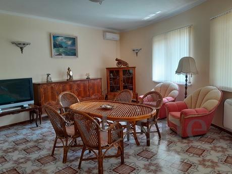 Rent a house like this on Karolino Bugazi, Odessa - apartment by the day