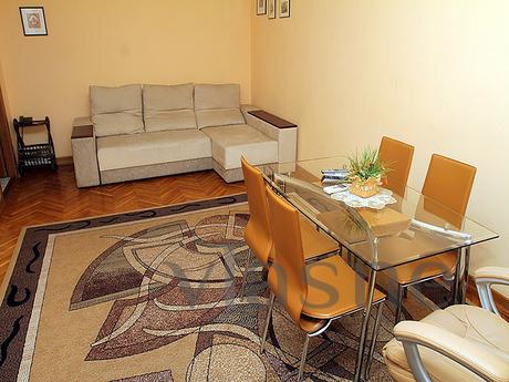 2 bedroom apartment on Independence, Kyiv - apartment by the day