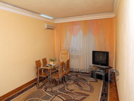 2 bedroom apartment on Independence, Kyiv - apartment by the day