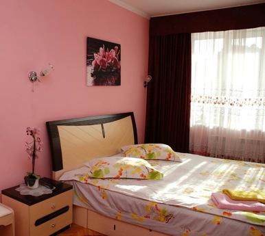 2 bedroom apartment on Independence, Kyiv - apartment by the day