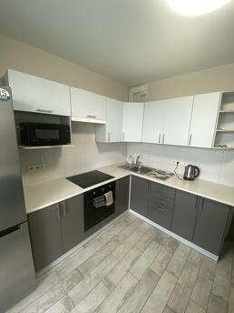 New apartment from Kharkivska metro station, Kyiv - apartment by the day