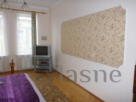 Free for now! 2 Bedrooms,Center, Wi-Fi!, Lviv - apartment by the day