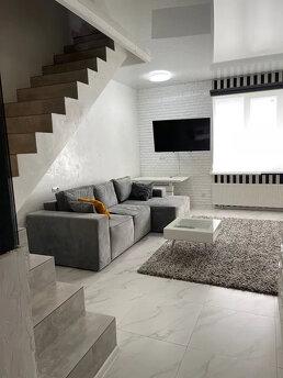 Two-storey luxury studio on Volgogradskaya, Zaporizhzhia - apartment by the day