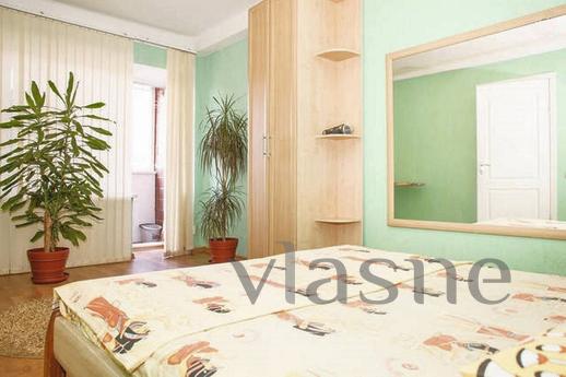 Daily rent 2-room semi-luxury at the Small Market, Zaporizhzhia - apartment by the day