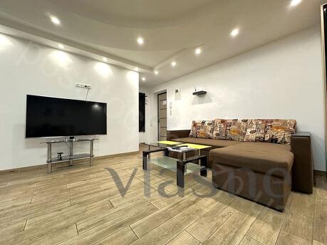 1 room Lux studio, Patrioticheskaya st., 56a, Zaporizhzhia - apartment by the day