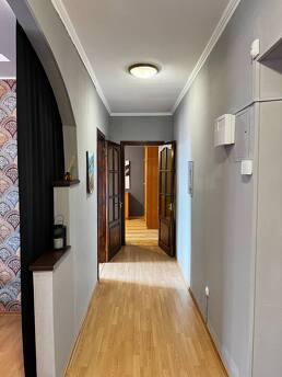 Rent a 3k apartment near the center of the capital Rent a 3k apartment near the center of the capital, Kyiv - apartment by the day