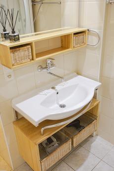 Pobodova rent 3k apartment Pobodova rent 3k apartment, Kyiv - apartment by the day