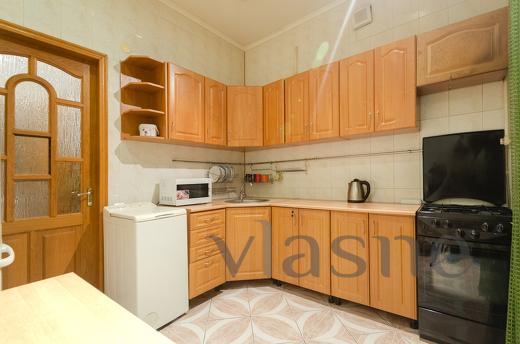 Rent 3k apartment on Khreshchatyk metro station, Kyiv - apartment by the day