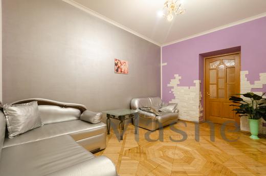 Rent 3k apartment on Khreshchatyk metro station, Kyiv - apartment by the day
