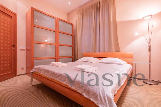 Rent a prestigious 3-room apartment in Khreshchatyk metro st