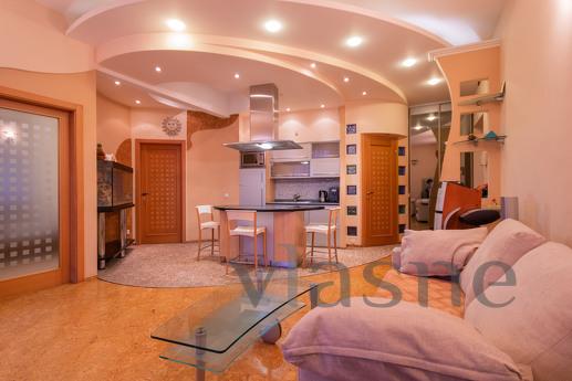 Rent a prestigious 3k apartment near the center, Kyiv - apartment by the day