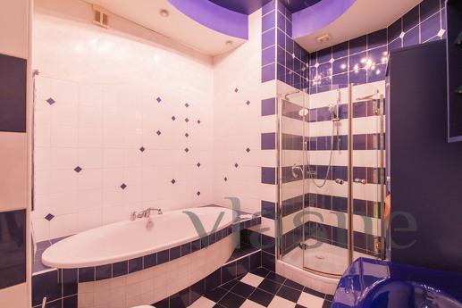 Rent a prestigious 3k apartment near the center, Kyiv - apartment by the day