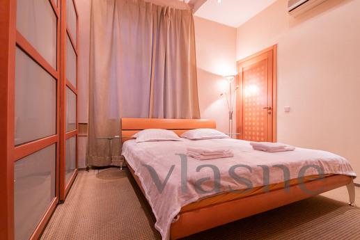 Rent a prestigious 3k apartment near the center, Kyiv - apartment by the day