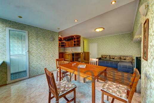 Podobova rent 3k apartment Podobova rent 3k apartment, Kyiv - apartment by the day