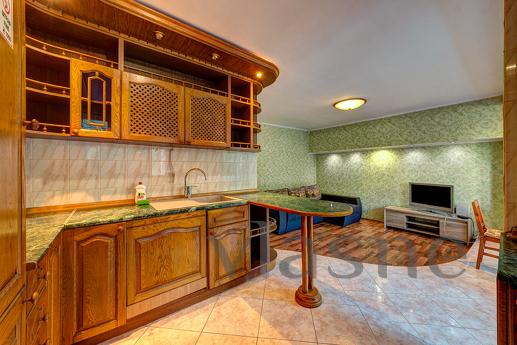 Podobova rent 3k apartment Podobova rent 3k apartment, Kyiv - apartment by the day