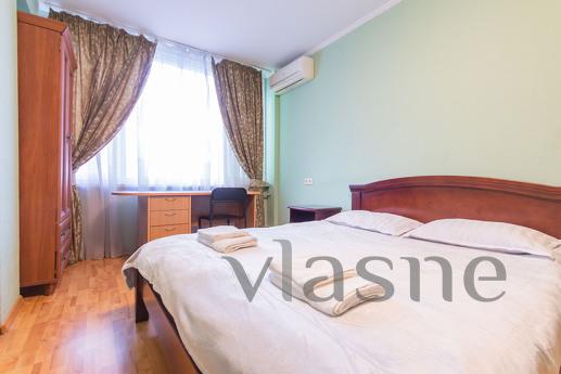 Rent 3k apartment, Zoloti Vorota metro station The apartment is located at the address: st. Volodymyrska, 5