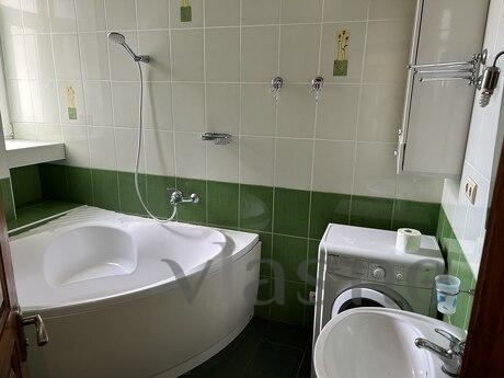 Rent a 3k apartment near the center of Kiev Rent a 3k apartment near the center of Kiev, Kyiv - apartment by the day