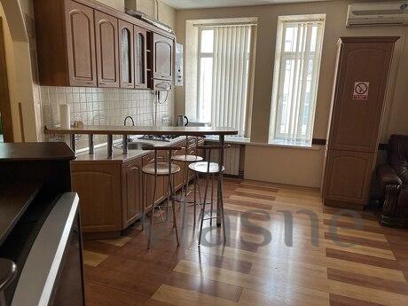 Rent a 3k apartment near the center of Kiev Rent a 3k apartment near the center of Kiev, Kyiv - apartment by the day