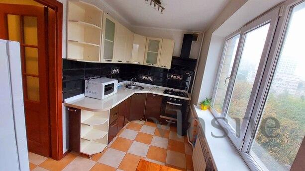 Rent 3k apartment, Pecherska metro station, Kyiv - apartment by the day
