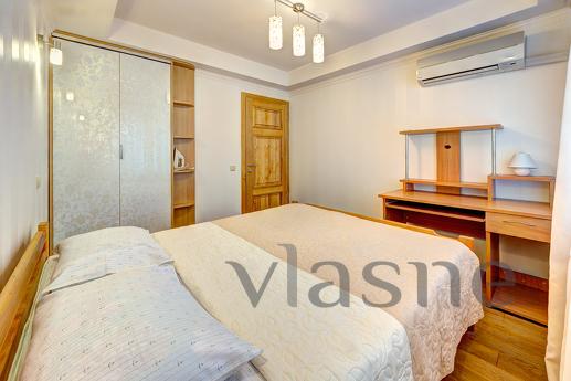 Rent a prestigious 3k apartment, Kyiv - apartment by the day