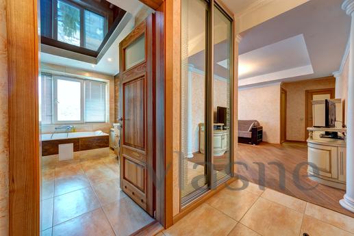 Rent a prestigious 3k apartment, Kyiv - apartment by the day