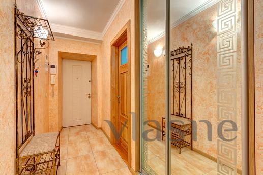 Rent a prestigious 3k apartment, Kyiv - apartment by the day