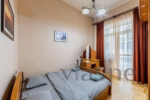 Podobova rent 4k apartment Podobova rent 4k apartment, Kyiv - apartment by the day