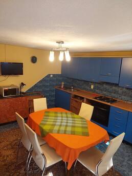 тепле житло подобово з альтанкою Квартира розташована на першому поверсі приватного будинку з