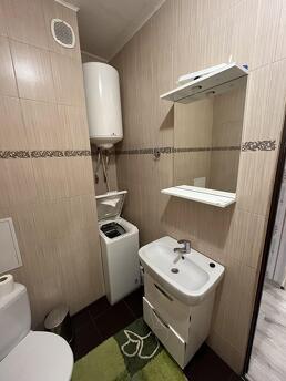 Quiet apartment near the city center Quiet apartment near the city center, Odessa - apartment by the day