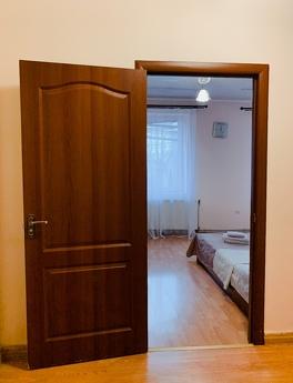 Здається подобово затишна квартира неподалік від центру міст