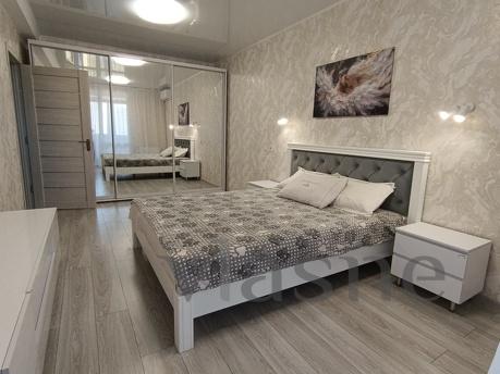 Квартира в новом доме, через дорогу – море. Квартира сдаётся