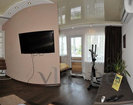 Rent a designer apartment in the center, Alupka - apartment by the day