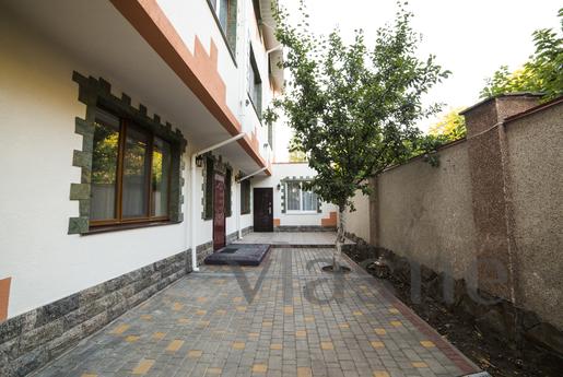 Modern hotel close to the sea, Odessa - apartment by the day