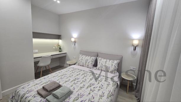 53 Pearl on Tairova, Odessa - apartment by the day