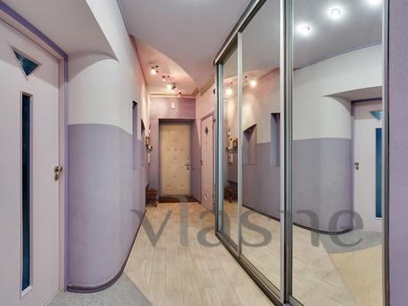 3 bedroom apartments Pushkinskaya 54, Kharkiv - apartment by the day