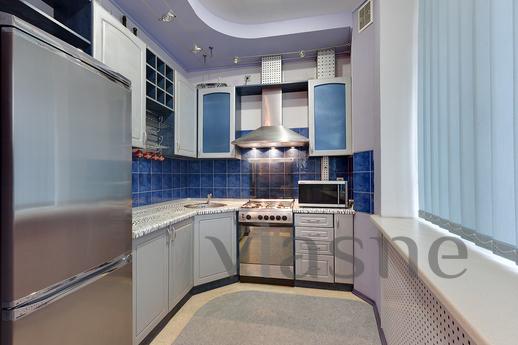 3 bedroom apartments Pushkinskaya 54, Kharkiv - apartment by the day