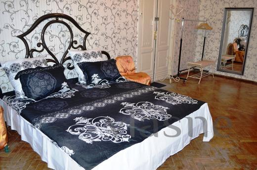 Rent an apartment Deribasovskaya, Odessa - apartment by the day