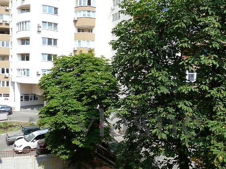 New Repair Bus Station Demeevskaya, Kyiv - apartment by the day