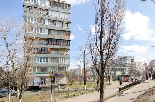 Beautiful apartment metro Obolon, Kyiv - apartment by the day