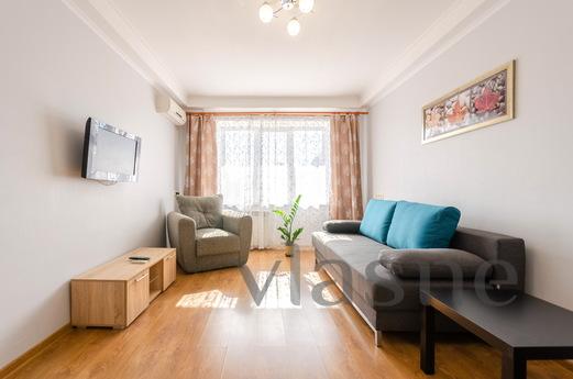 Beautiful apartment metro Obolon, Kyiv - apartment by the day