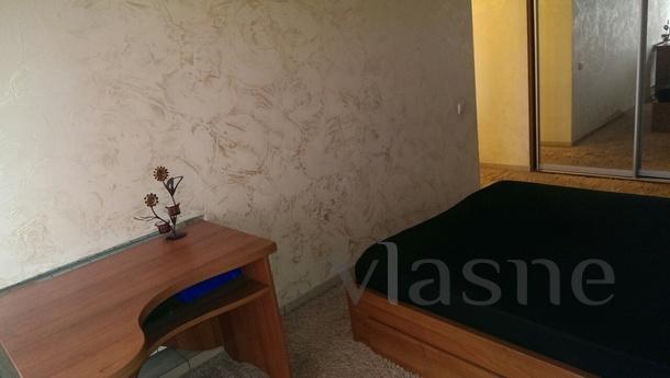 2 bedroom apartment in the center, Zaporizhzhia - apartment by the day