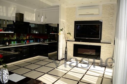 Arcadia Palace 2-bedroom Seaview, Odessa - apartment by the day