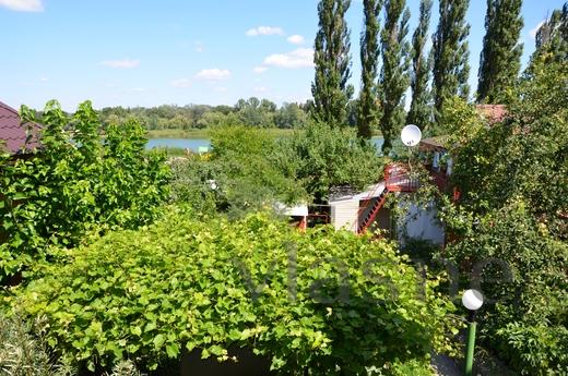 Rent a cozy country house on the banks of Khorol River, near